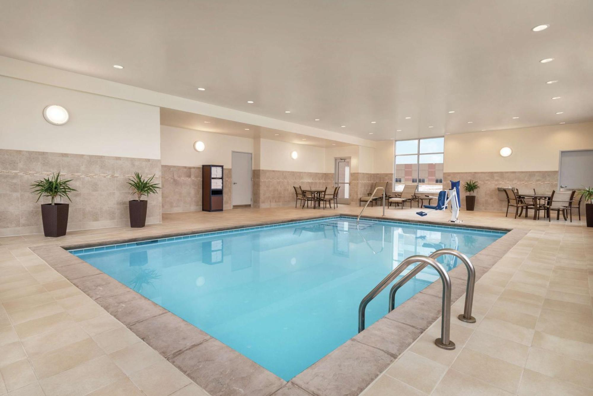 Hampton Inn Brooklyn Park Ngoại thất bức ảnh