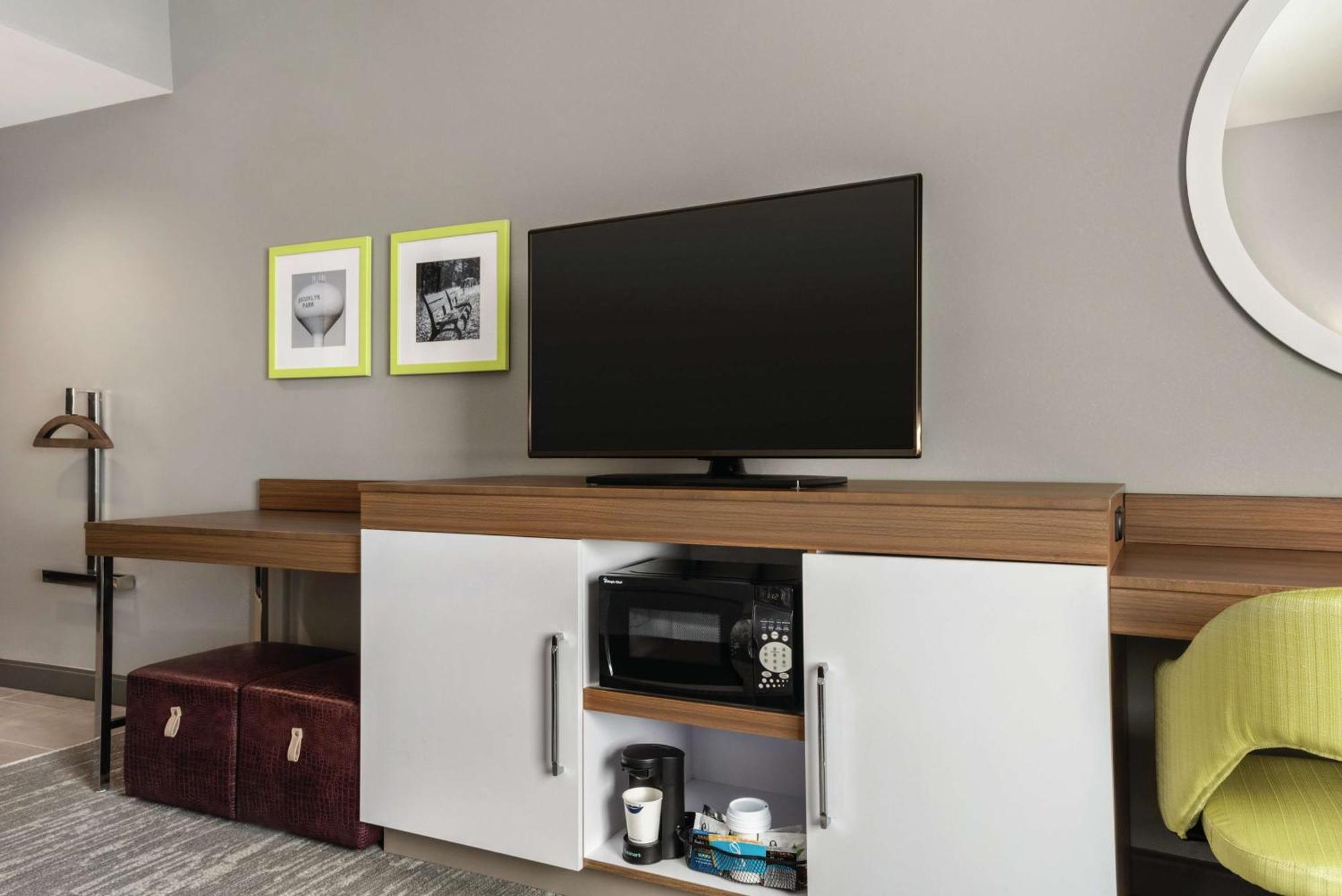Hampton Inn Brooklyn Park Ngoại thất bức ảnh